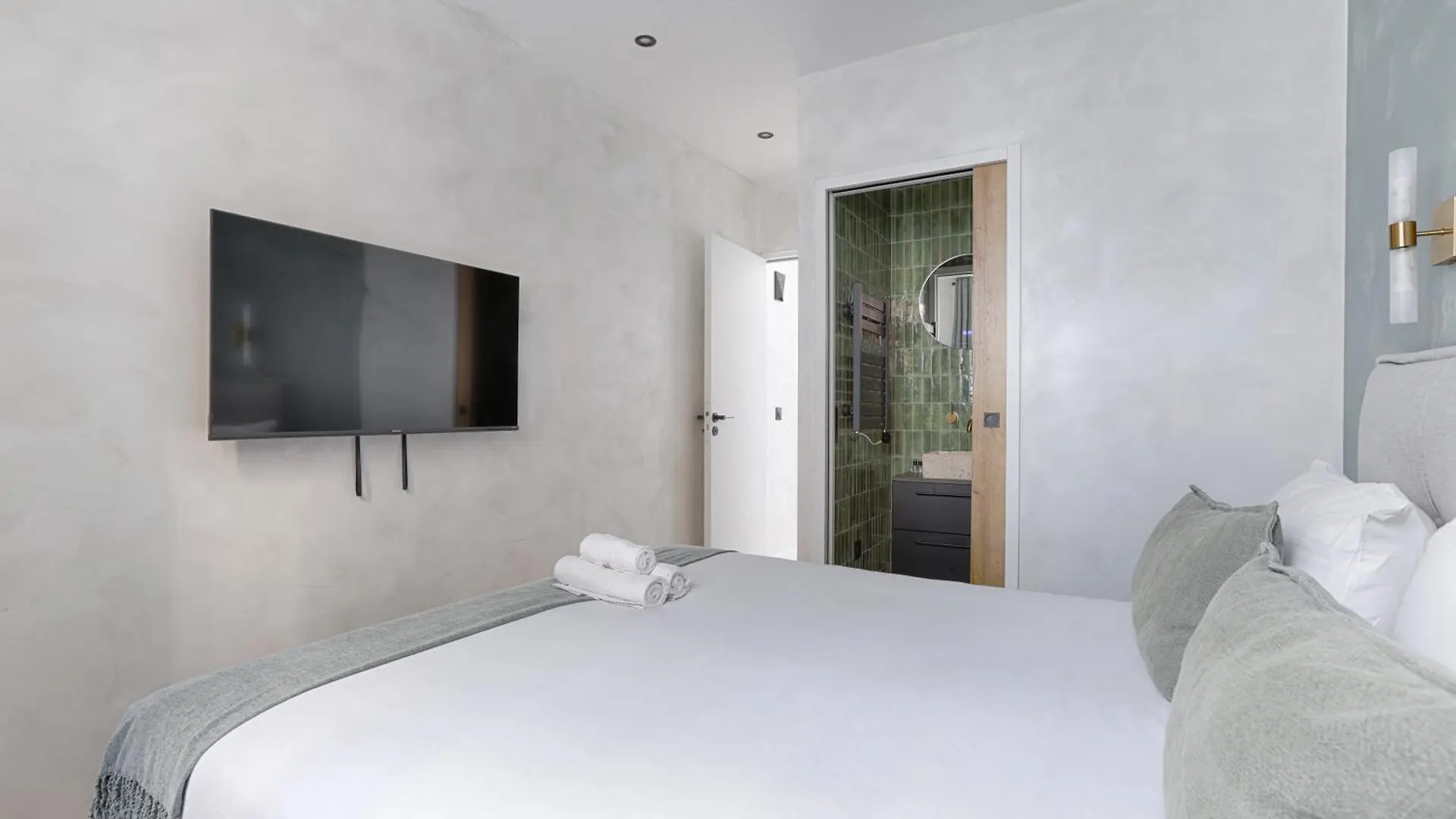 Maison De Charme Au Coeur De Batignolles Parijs Appartement